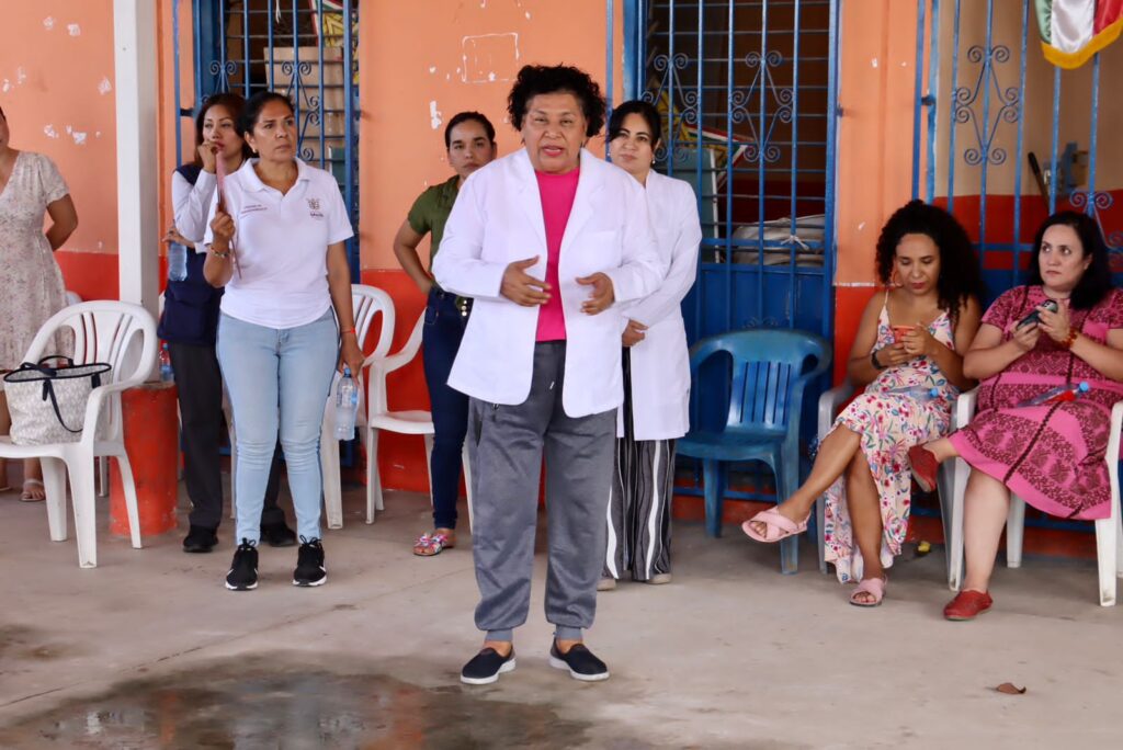 Realiza SSG brigada de salud en localidades de cuajinicuilapa y capacitan a miembros de comité de contraloría social