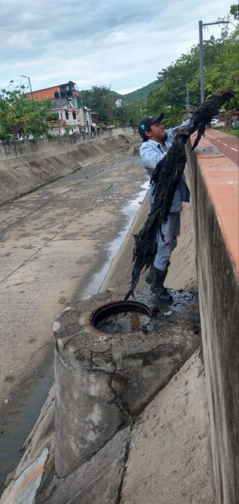 Trabajos preventivos de CAPAZ mantienen sistema de saneamiento en óptimas condiciones