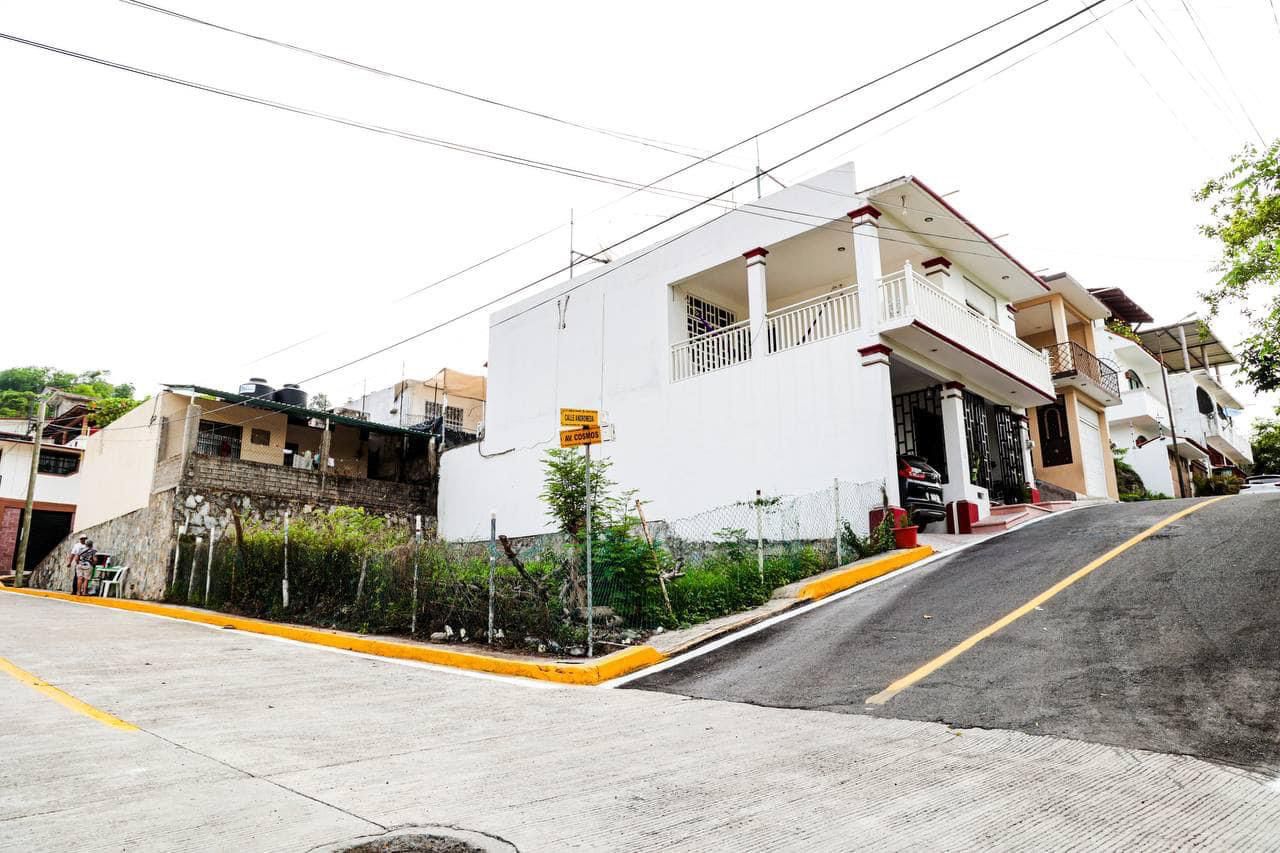 Alcalde Jorge Sánchez Allec inaugura circuito vial en unidad habitacional del Magisterio