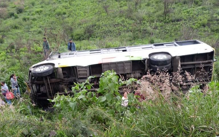 Reportan otro choque de autobús en la Morelia-Salamanca