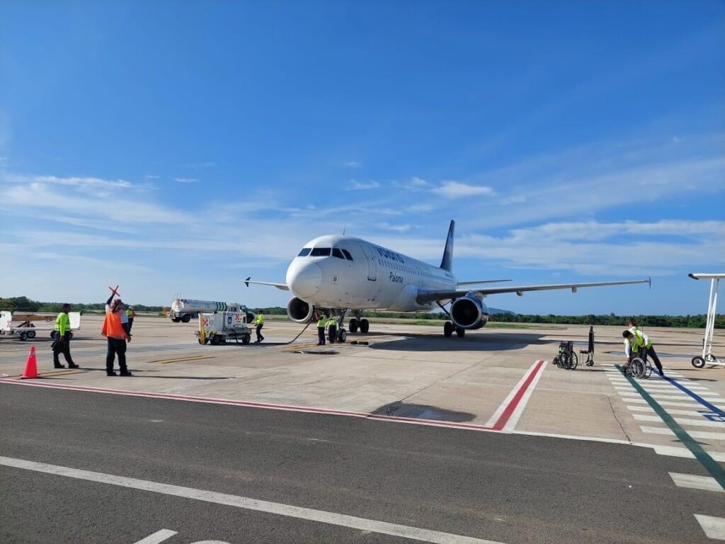 Llega nuevo vuelo de León a Ixtapa-Zihuatanejo