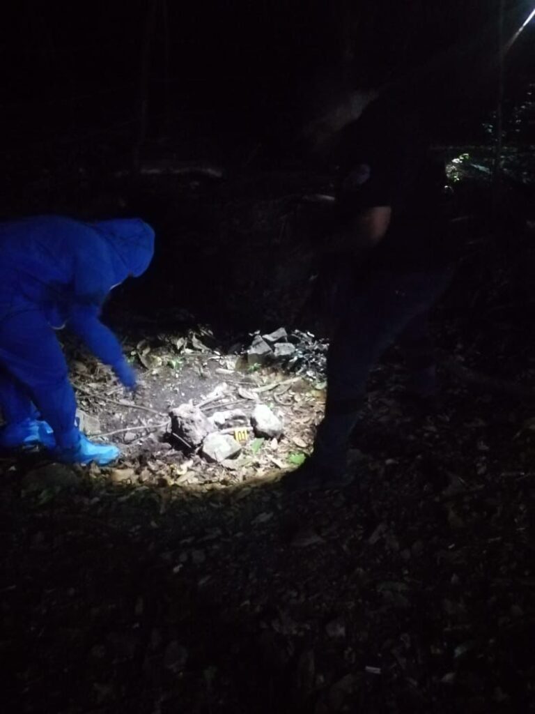 Localizan fosa clandestina con restos óseos, en La Unión