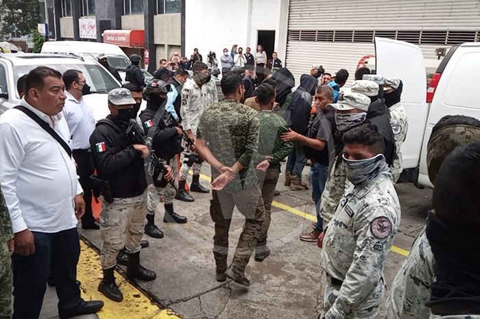 Sentencian a 24 hombres por acopio y portación de armas de fuego