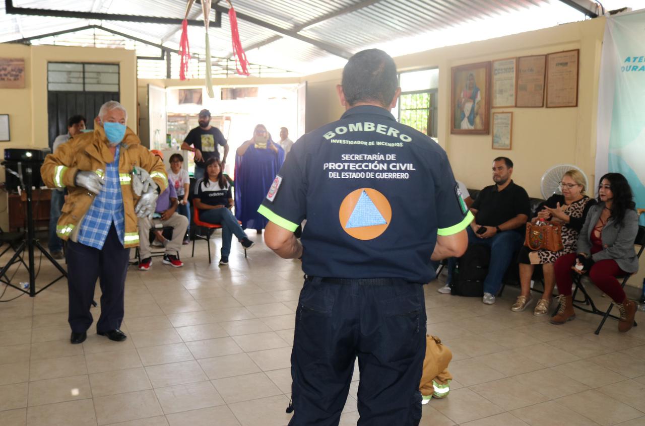 Capacitan a comunicadores de Chilpancingo, para prevenir incidentes durante coberturas informativas de emergencias o desastres