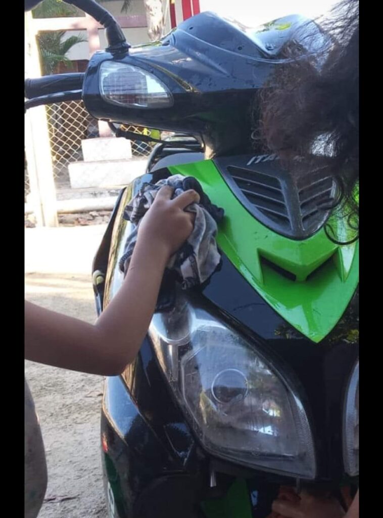 Roban motoneta de modelo reciente en Atoyac