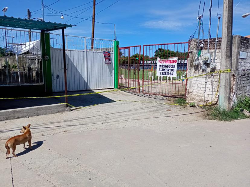 Tras violencia que dejó cuatro asesinados, cerraron la Unidad Deportiva de Tecpan