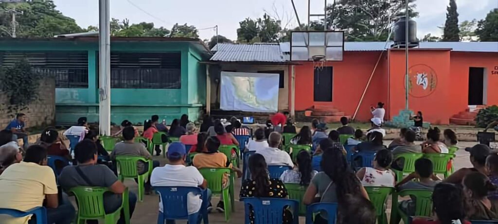 Presentan documental de Rocío Mesino Mesino