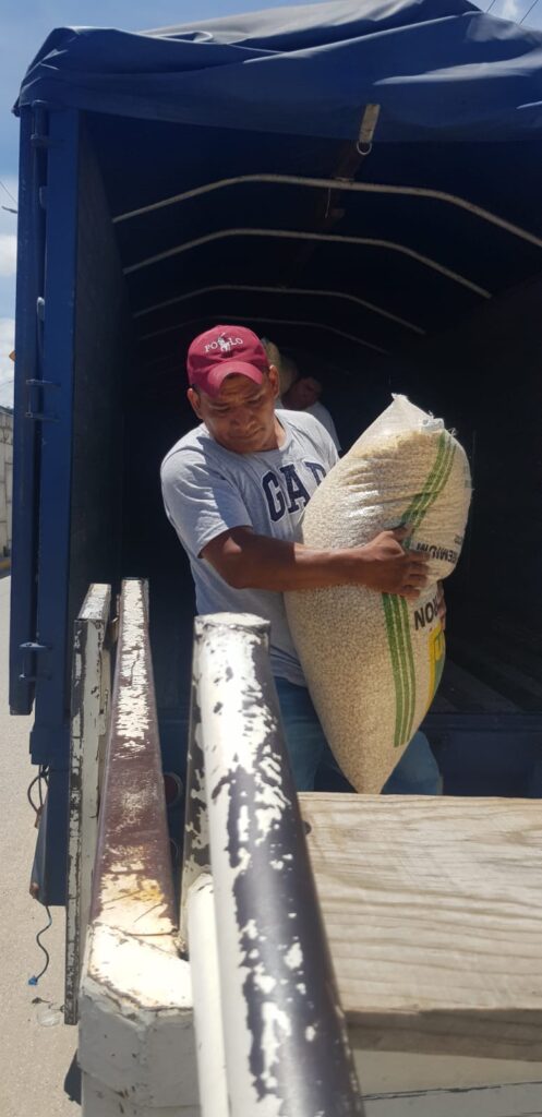 Entrega SAGADEGRO apoyos del programa de estabilización del precio de la masa y la tortilla en Eduardo Neri