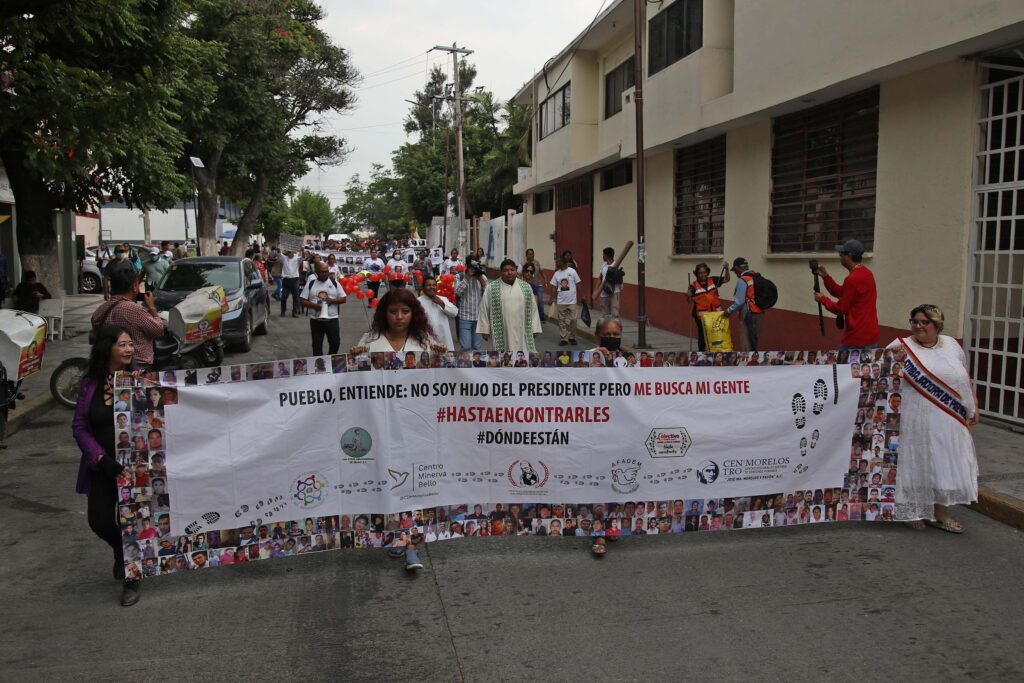 Se manifiestan colectivos por el Día de las Víctimas de Desaparición Forzada
