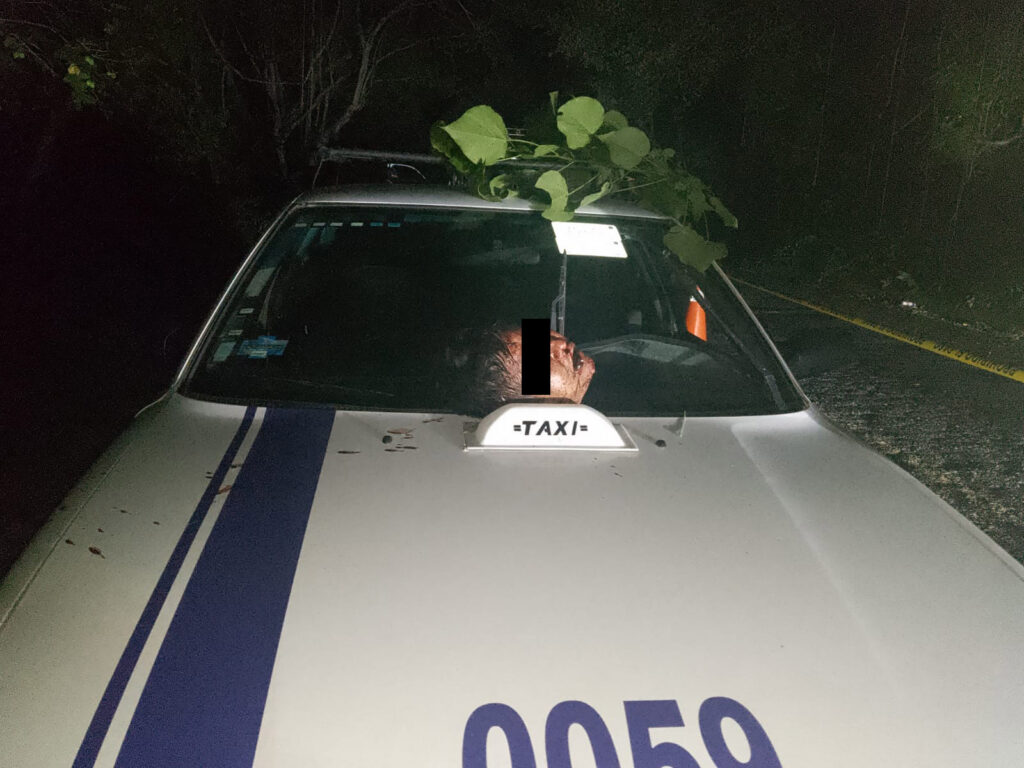 En Tecoanapa… Hallan cabeza de un hombre en el cofre y el cuerpo en la cajuela de un taxi