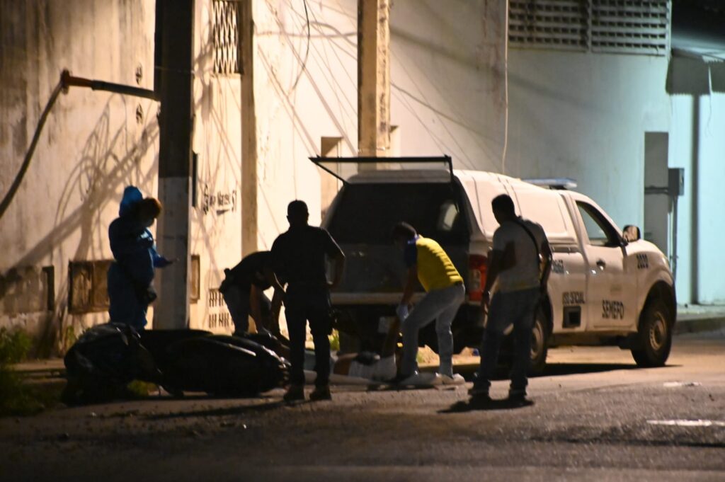 En Acapulco… Atacan a balazos a pareja en motoneta; el hombre murió y la mujer quedó herida
