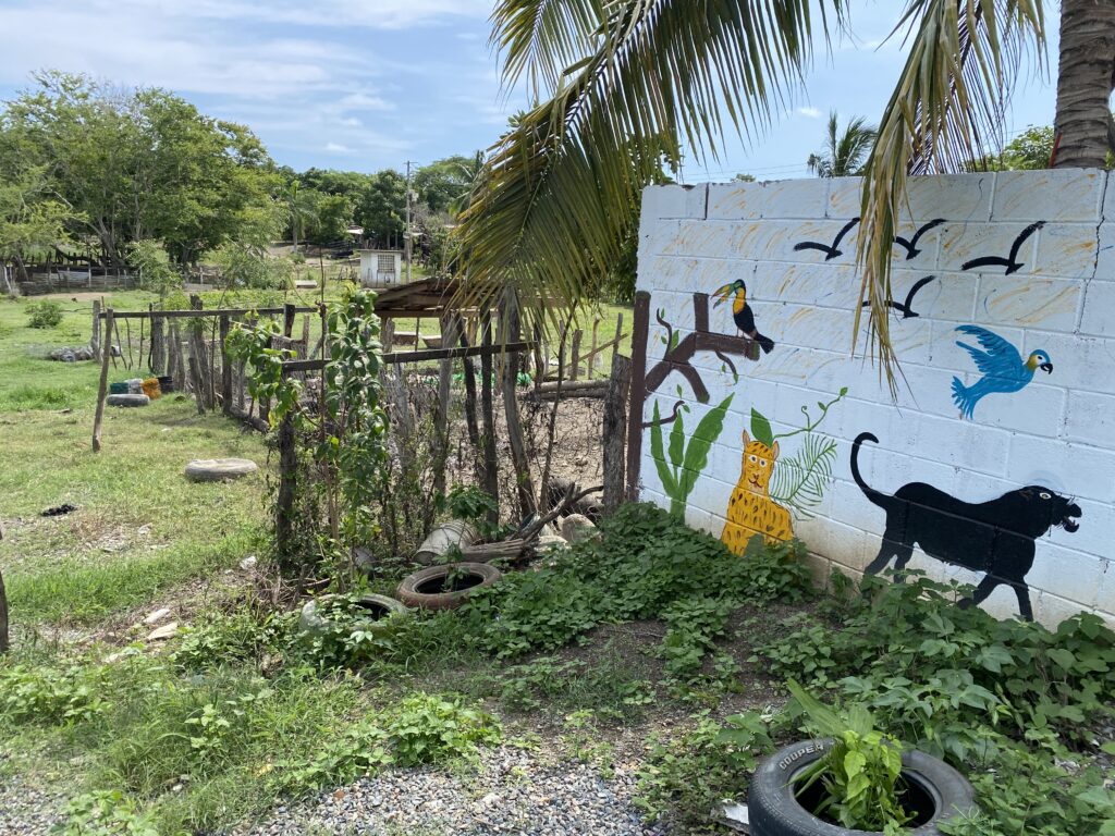 Denuncian chiquero en parque para niños del fraccionamiento Cihuateotl