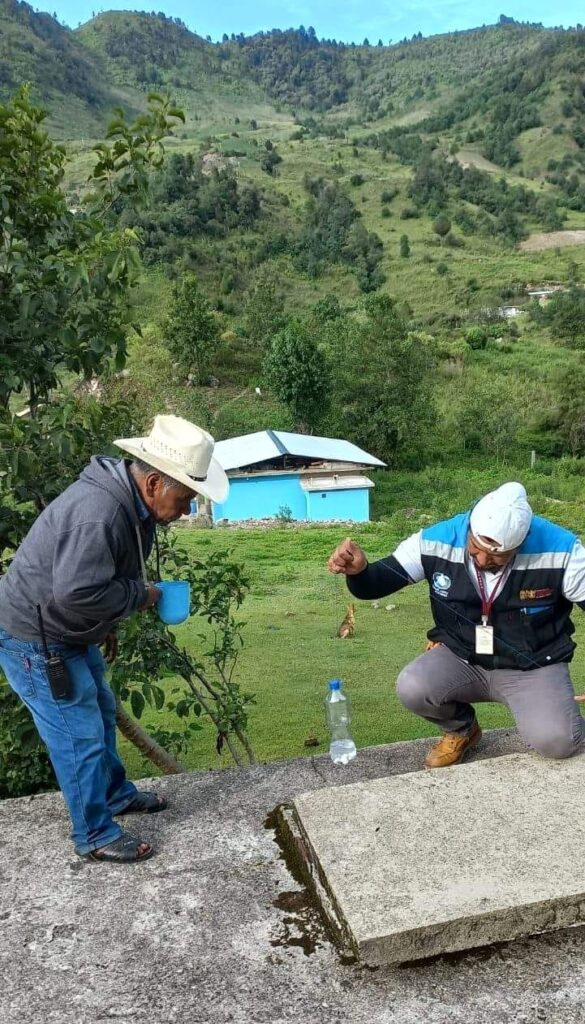 Realiza Capaseg cloración de sistemas de agua en el municipio de Metlatonoc