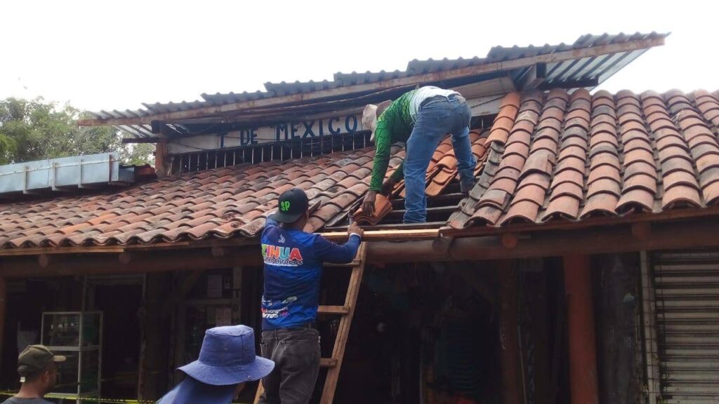 Servicios Públicos mantiene vialidades en óptimas condiciones con el programa Zihua al 100