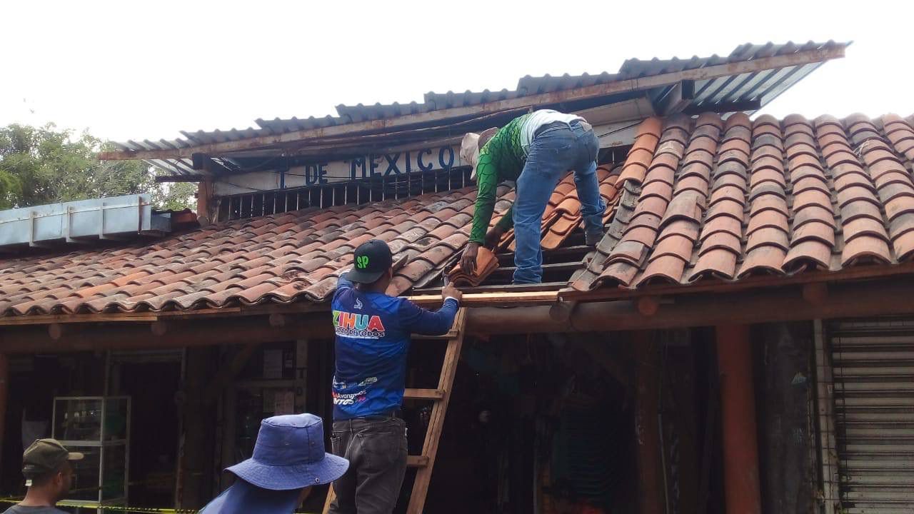 Servicios Públicos mantiene vialidades en óptimas condiciones con el programa Zihua al 100
