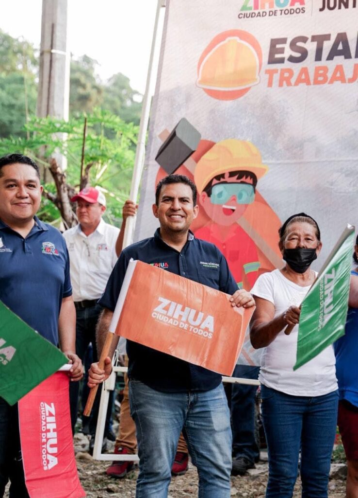 Presidente Jorge Sánchez Allec arranca  pavimentación de calle en la colonia Caritino Maldonado