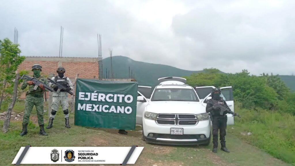Aseguran autoridades armamento y vehículos blindados en el municipio de Leonardo Bravo