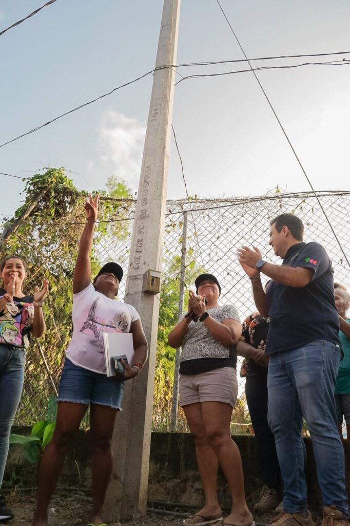 Colonia Valle Grande estrena red de electrificación que inauguró el alcalde Jorge Sánchez Allec