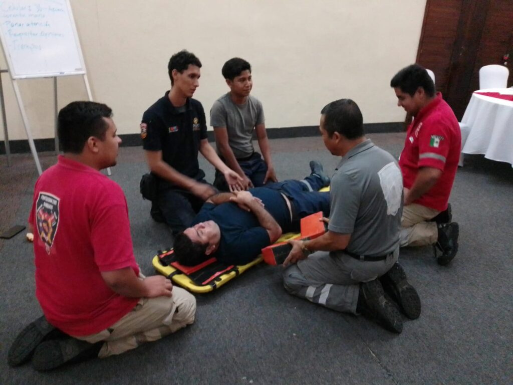 PC de Zihuatanejo y Petatlán toman curso en Cruz Roja Internacional