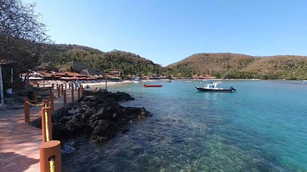 Restauranteros en playa Las Gatas recienten la caída del turismo