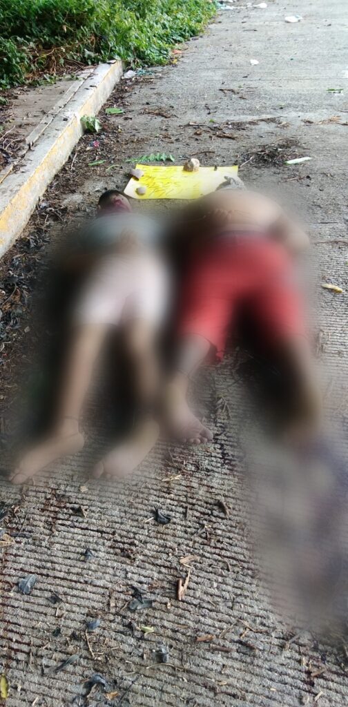 En Acapulco… Amarrados de pies, manos y amordazados ejecutan a dos hombres y les dejan cartulina