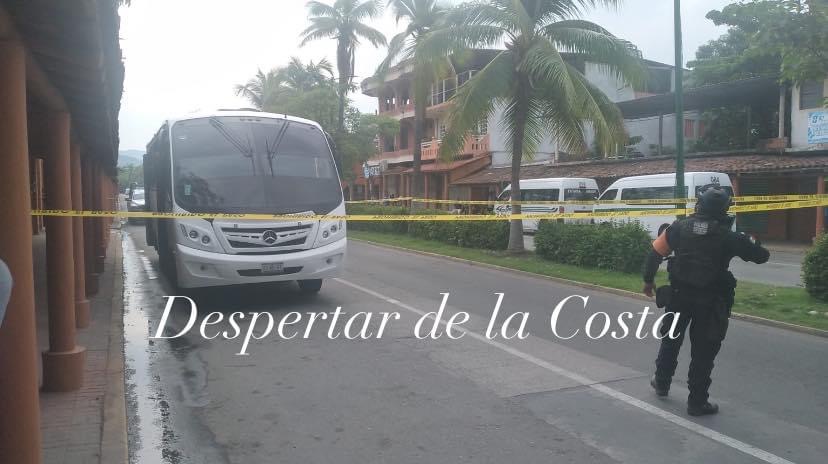 Se infarta empleado del Qualton cuando viajaba en un microbús de transporte de personal