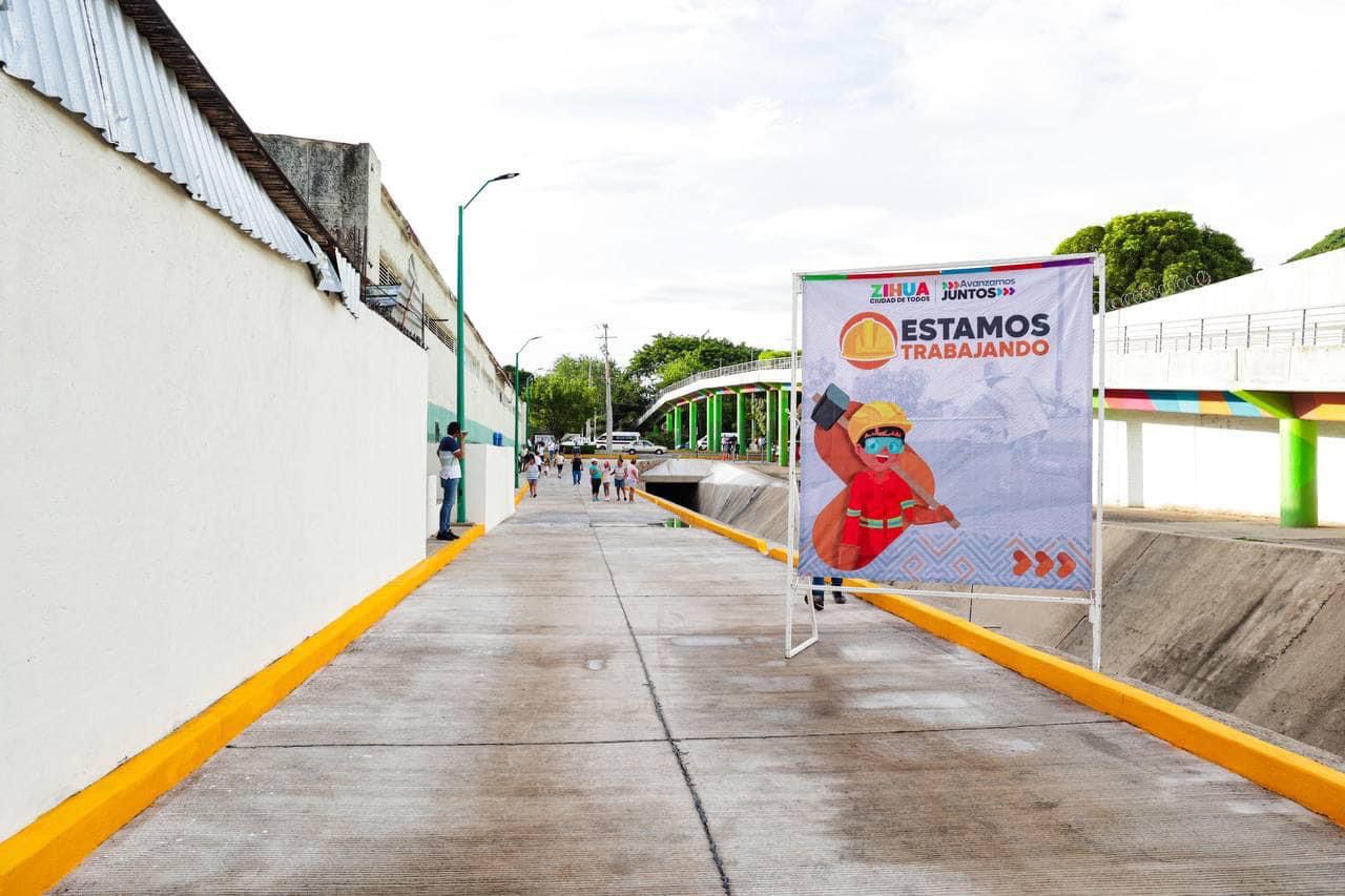 Presidente Jorge Sánchez Allec inaugura pavimentación de la céntrica calle Mar Arábigo