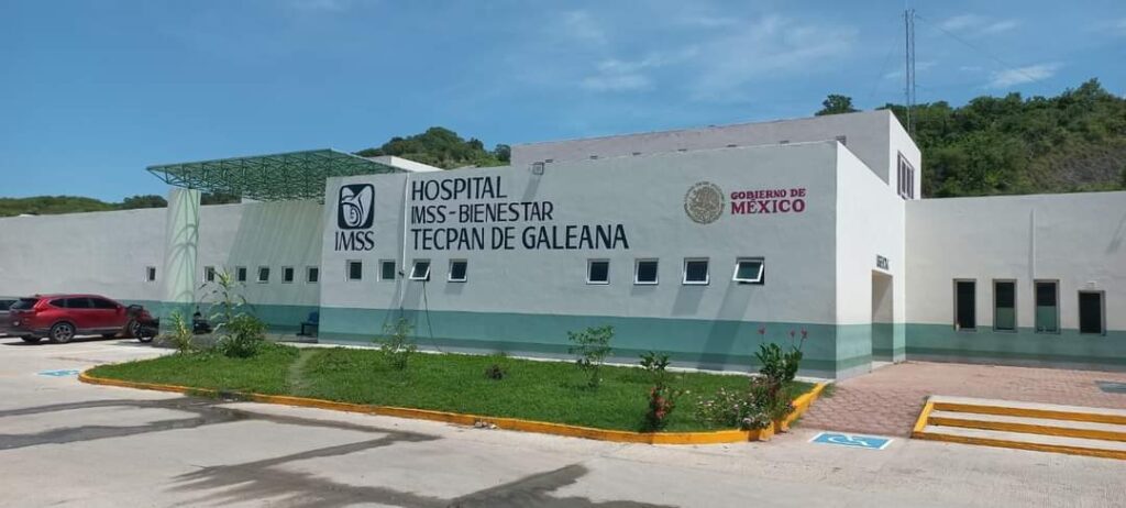 Exigen salida de administradora del hospital de Tecpan