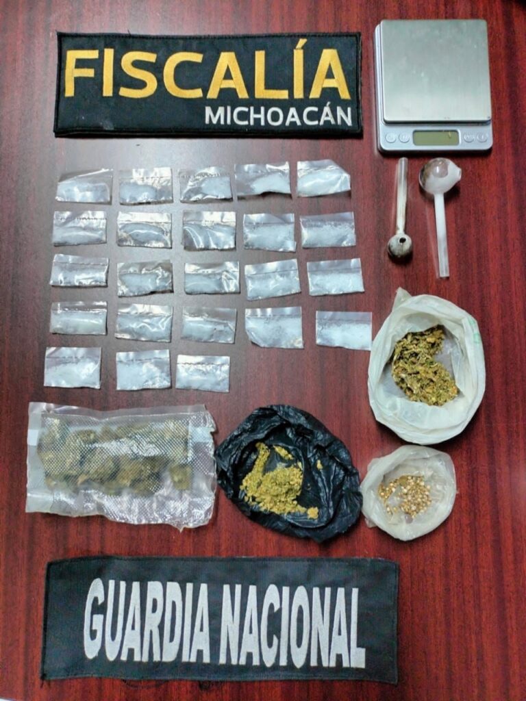 Catean casa en Morelia y aseguran narcótico y a seis personas