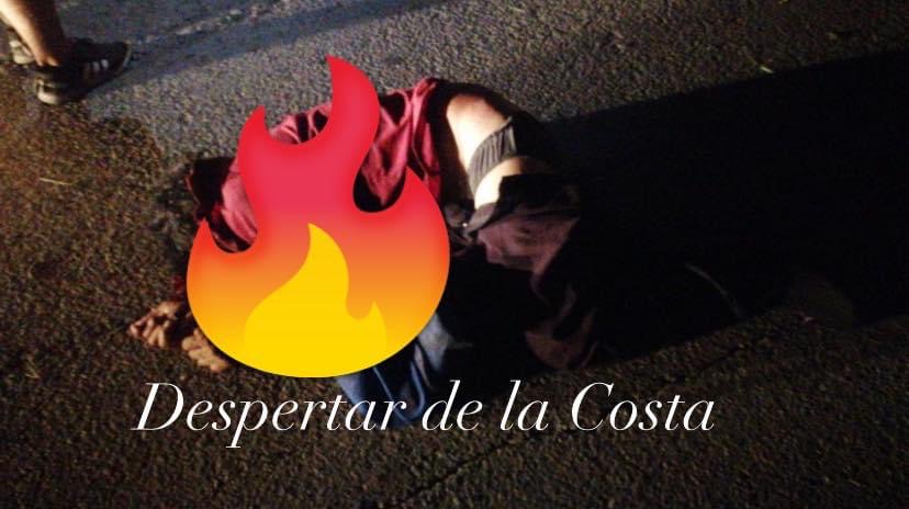 Automovilista atropella a un hombre en La Salitrera, al tratar de escapar terminó estampado contra otra camioneta