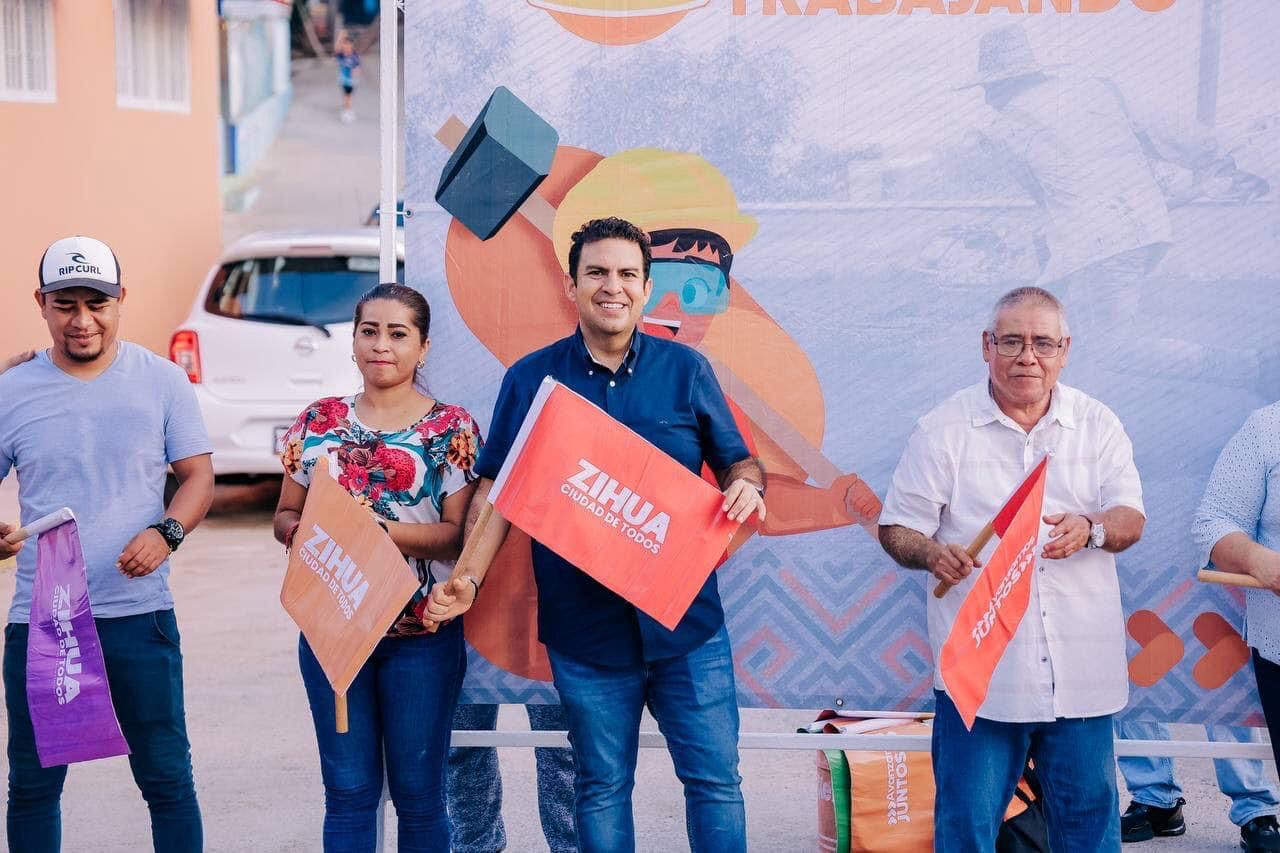 Presidente Jorge Sánchez Allec arranca pavimentación de calle en la colonia Morelos