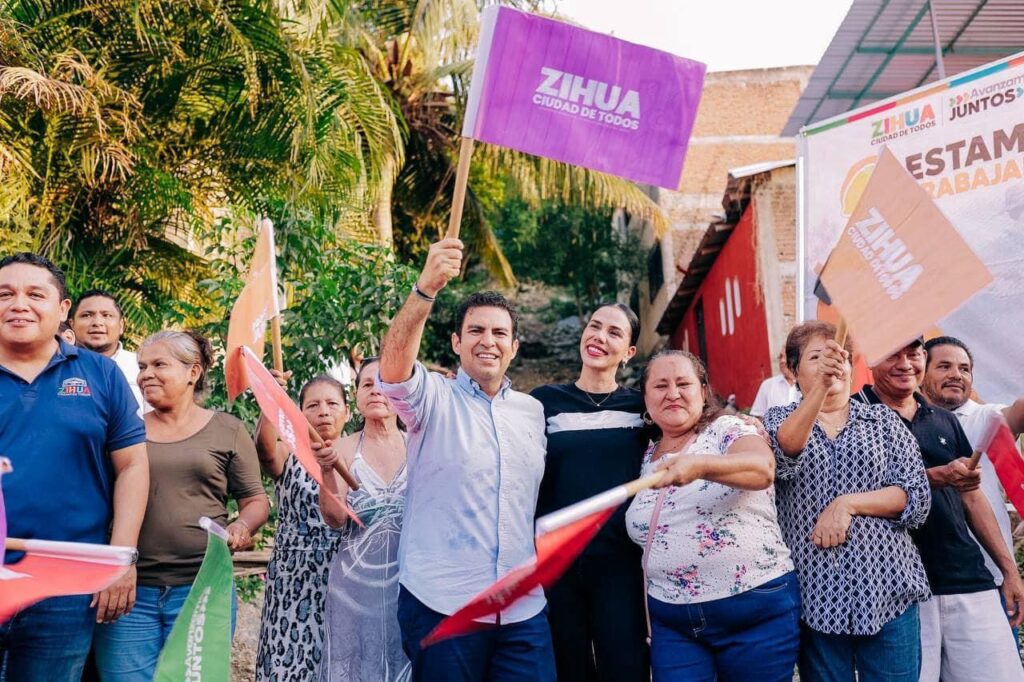 Alcalde Jorge  Sánchez Allec da inicio a construcción de andador en colonia 12 de Marzo