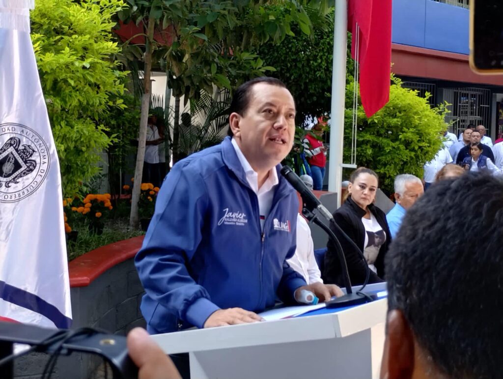 Al menos 500 trabajan en la UAGro y en los gobierno federal y estatal: Saldaña