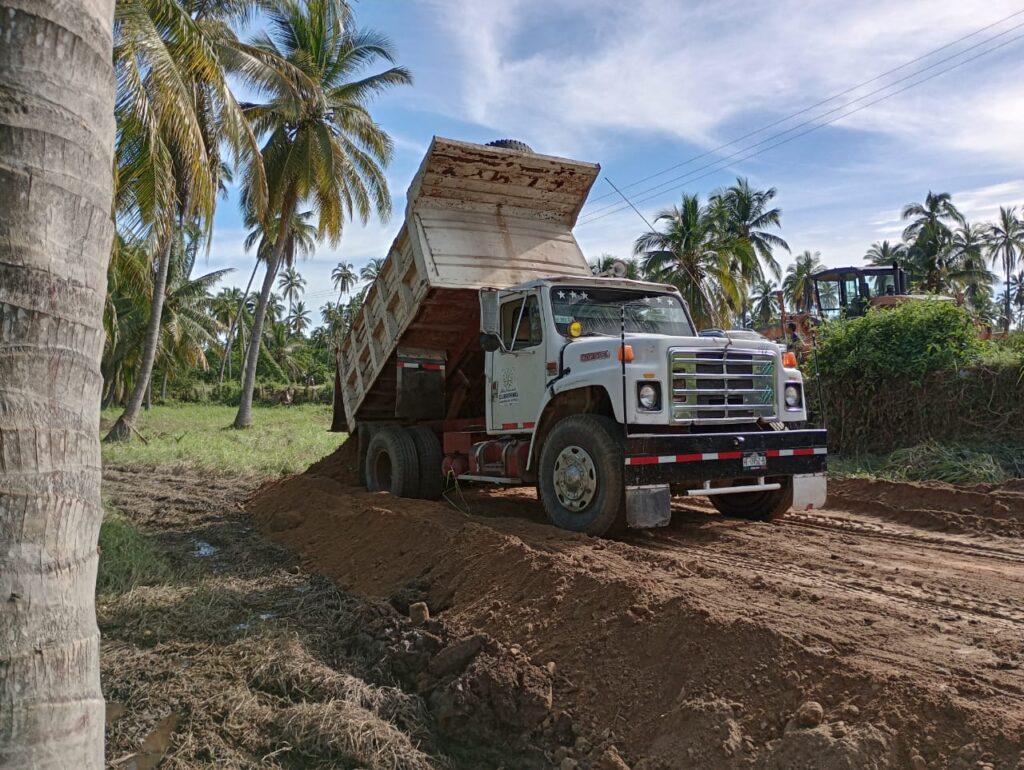 Continúa el gobierno de Guerrero brindando atención en las zonas afectadas por la tormenta tropical “max”