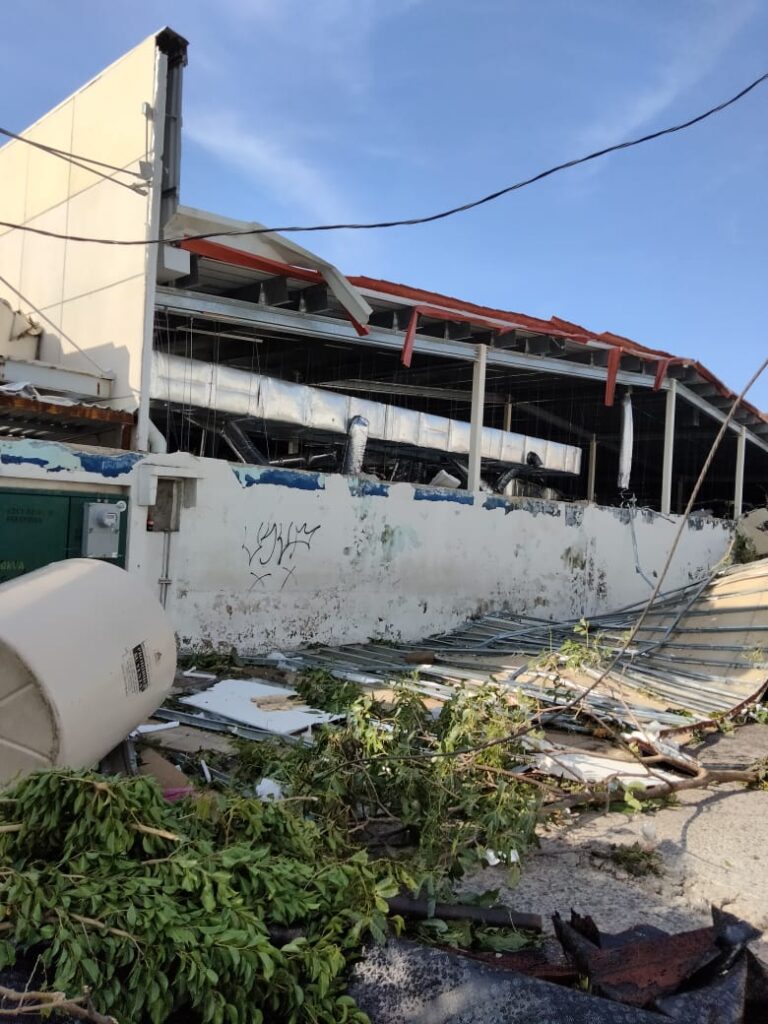 En Acapulco… Destruyó “Otis” la Clínica de Hemodiálisis; más de 300 pacientes en peligro de muerte