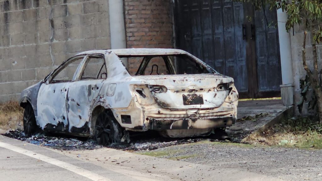 Balean una casa e incendia un auto, en Buenavista de la Salud