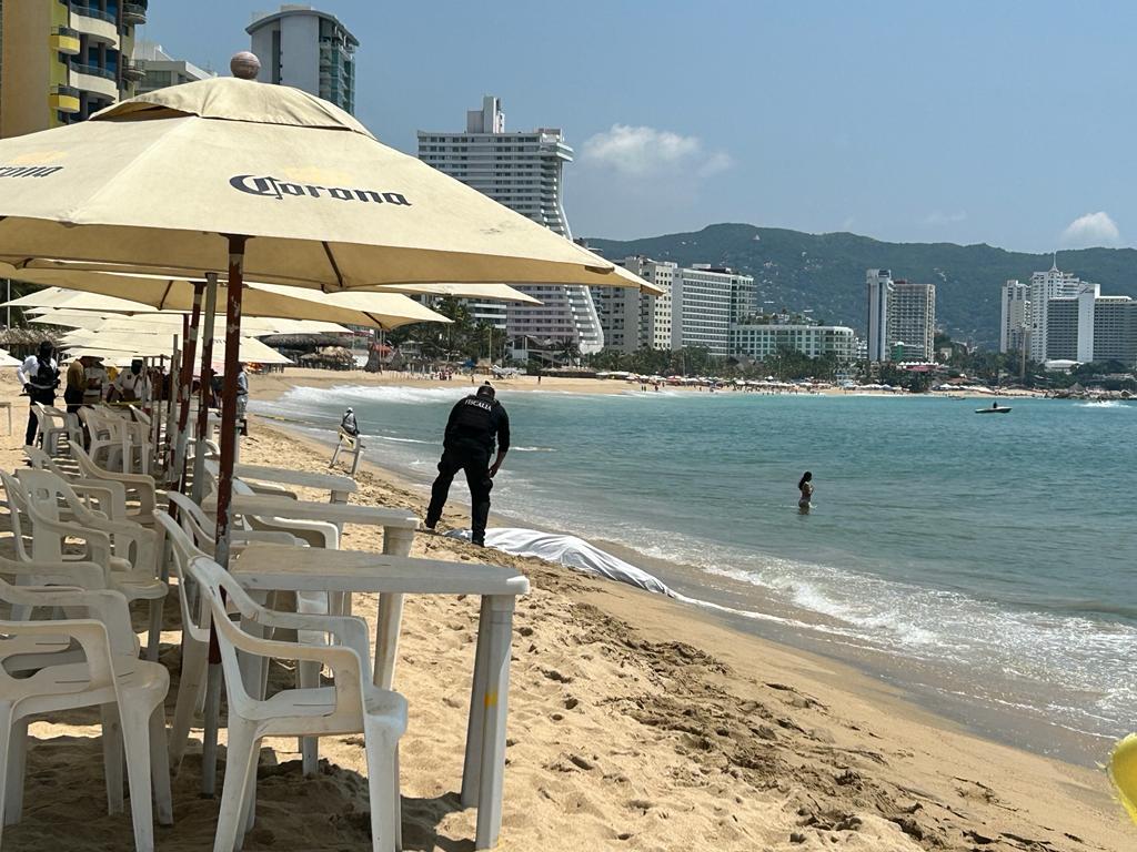 En Acapulco… Arroja el mar cuerpo de un hombre atado de los pies y con una cuerda en el cuello