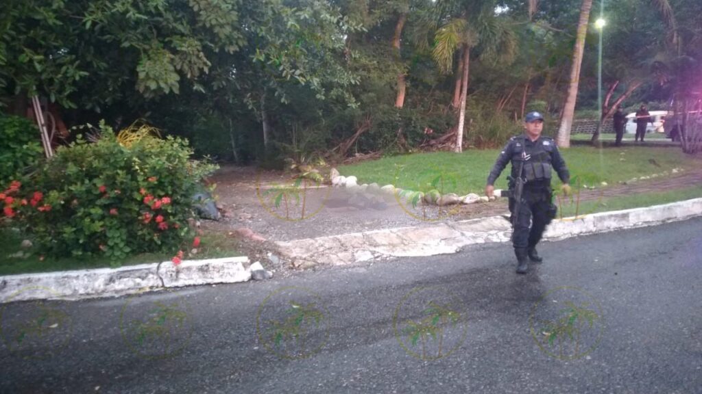 Hallan hombre sin vida en bulevar Paseo de Ixtapa