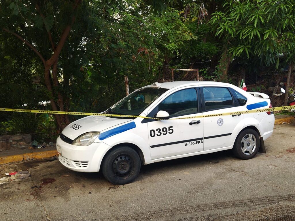 Atacan a balazos a tres hombres en Mozimba, al poniente de Acapulco