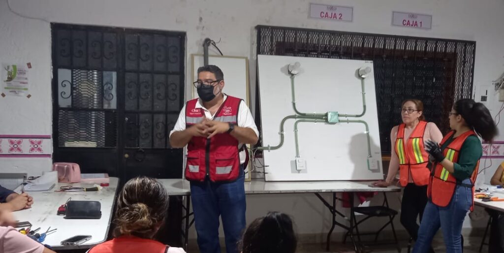 La SEMUJER capacitó a mujeres en instalaciones eléctricas, red hidráulica y sanitaria