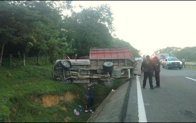 Reportan 10 muertos tras volcadura de camión con migrantes en Chiapas