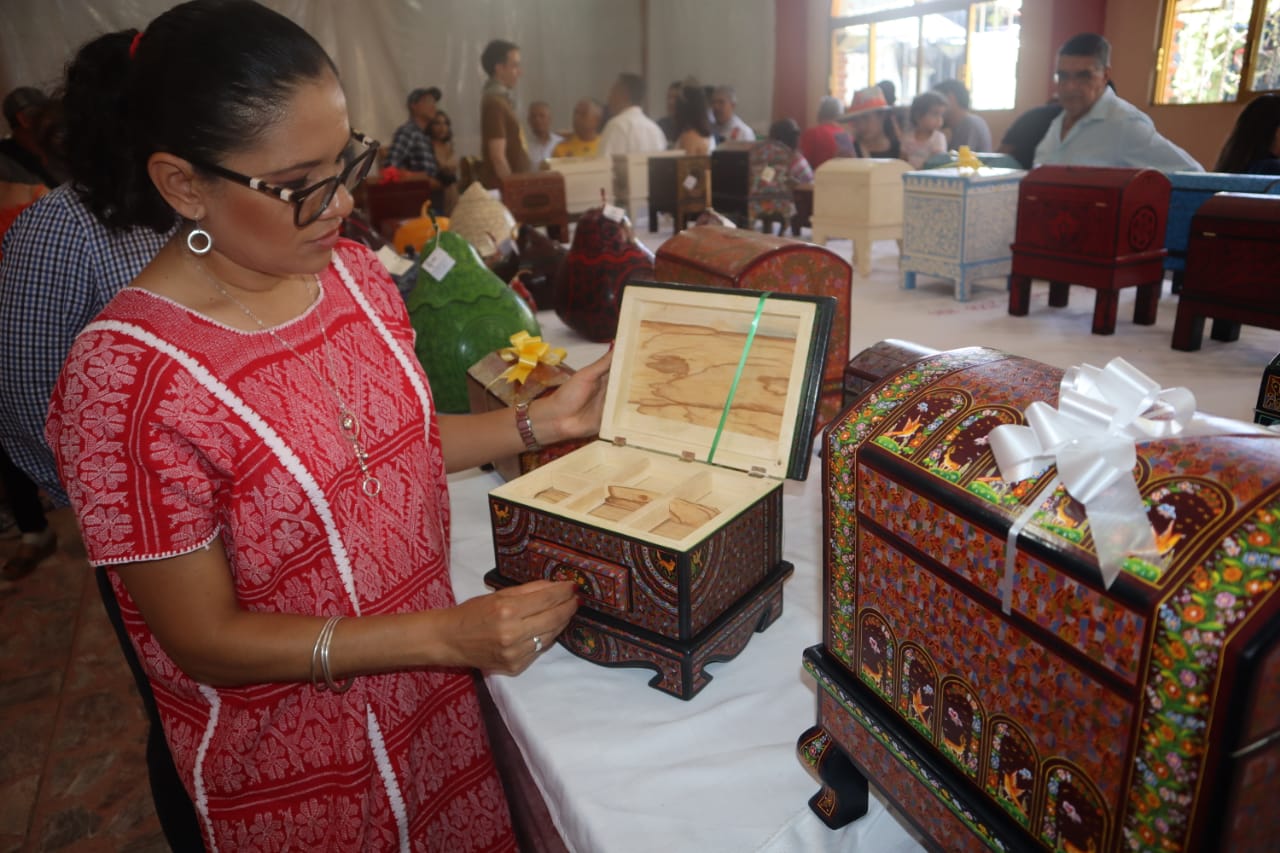 Realizan expo-feria de financiamiento en Olinalá y premian a los ganadores del XX concurso local artesanal