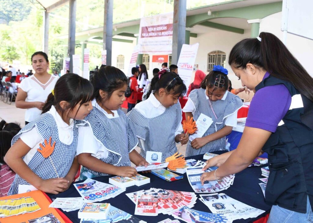 Realizó la Semujer ferias de servicios por la justicia y el bienestar en Xalpatláhuac y  Atlamajalcingo del Monte