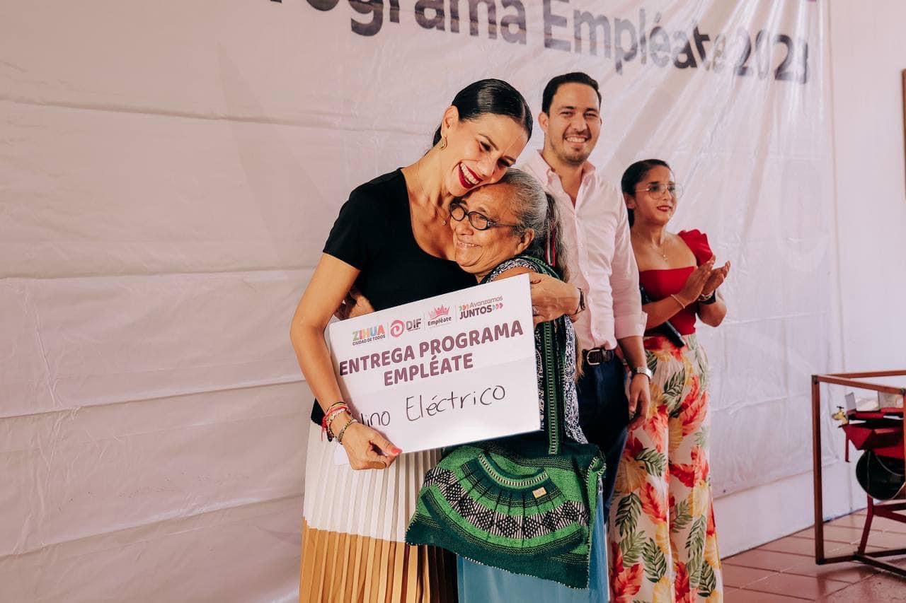 Cada vez más familias de Zihuatanejo beneficiadas con el programa Empléate impulsado por  Jorge Sánchez y Lizette Tapia