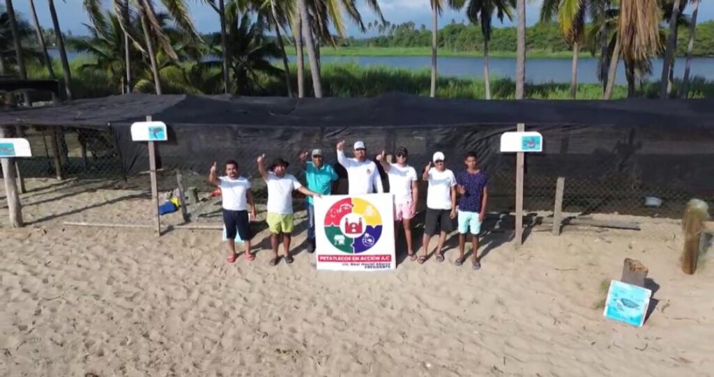 Apoya Raúl Maciel Abarca para Reconstruir un campamento Tortuguero