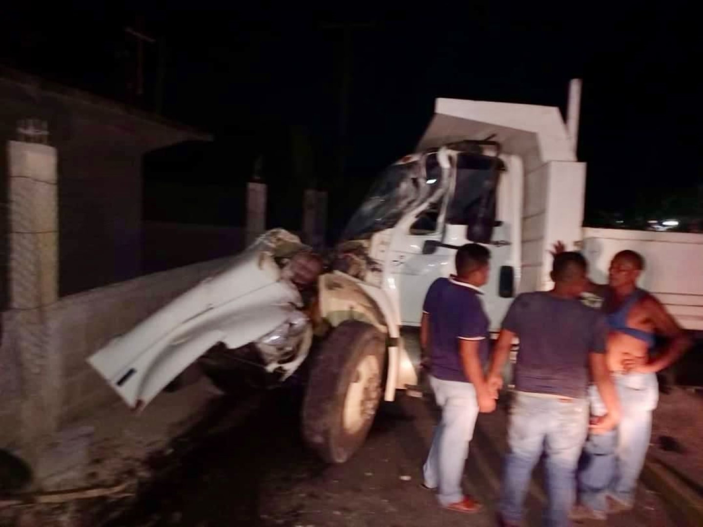 Malinaltepec… Joven pierde la vida tras ser atropellado por un camión de volteo