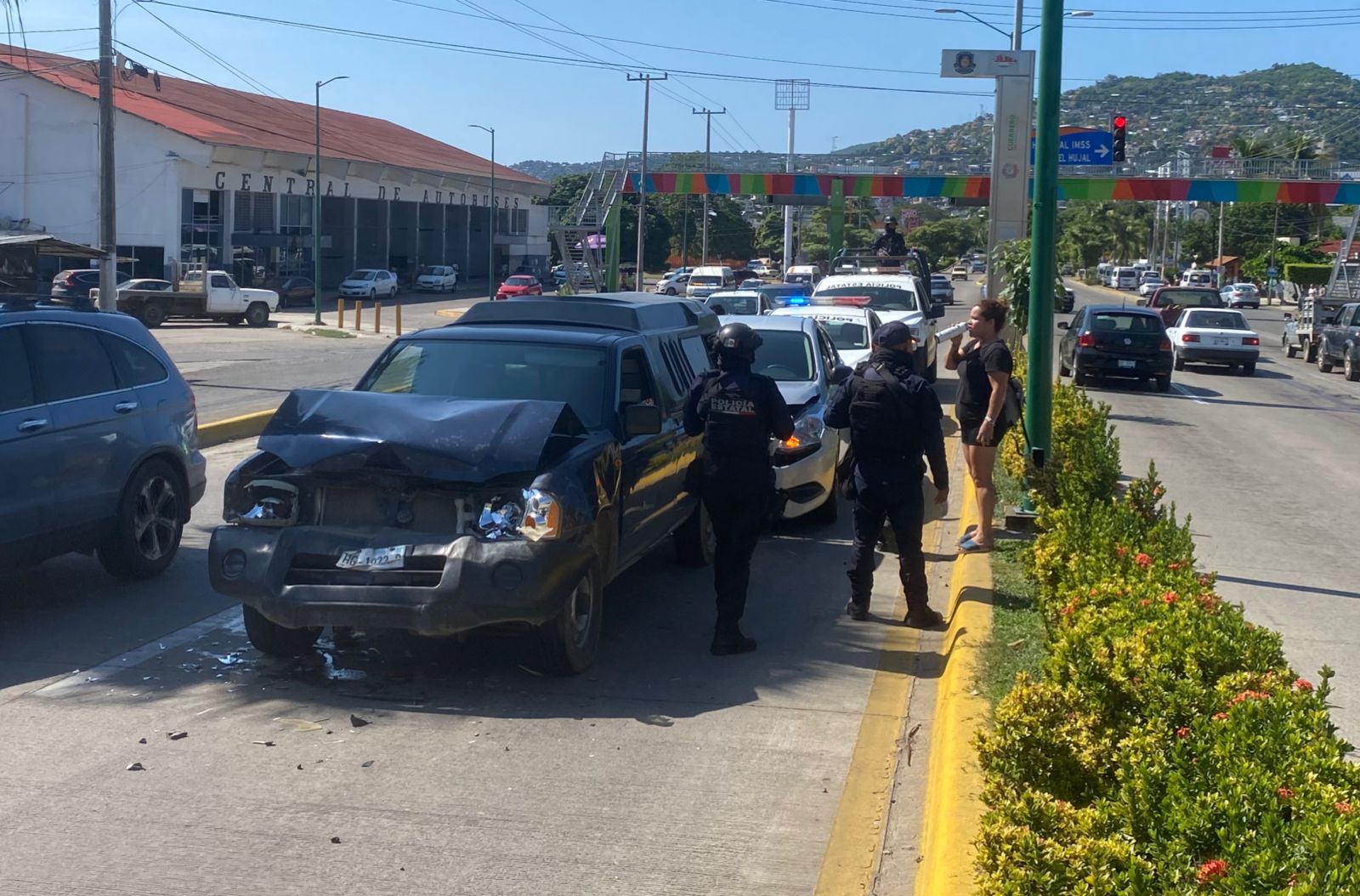 Chofer provoca carambola de cinco vehículos