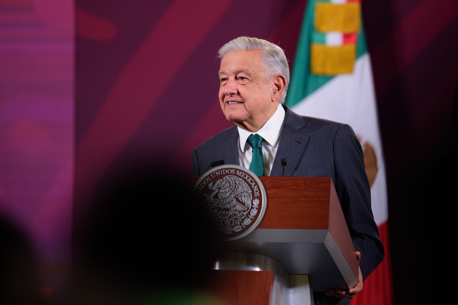 AMLO logra compromiso de empresarios para reabrir 35 hoteles en Acapulco entre marzo y abril 2024
