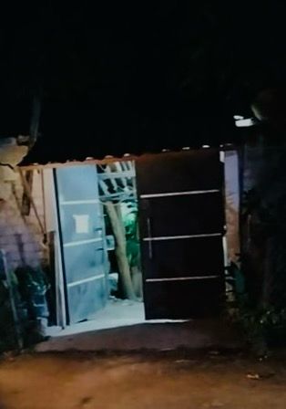 Ejecutan de 12 balazos a repartidor de pan dentro de un bar, en Iguala