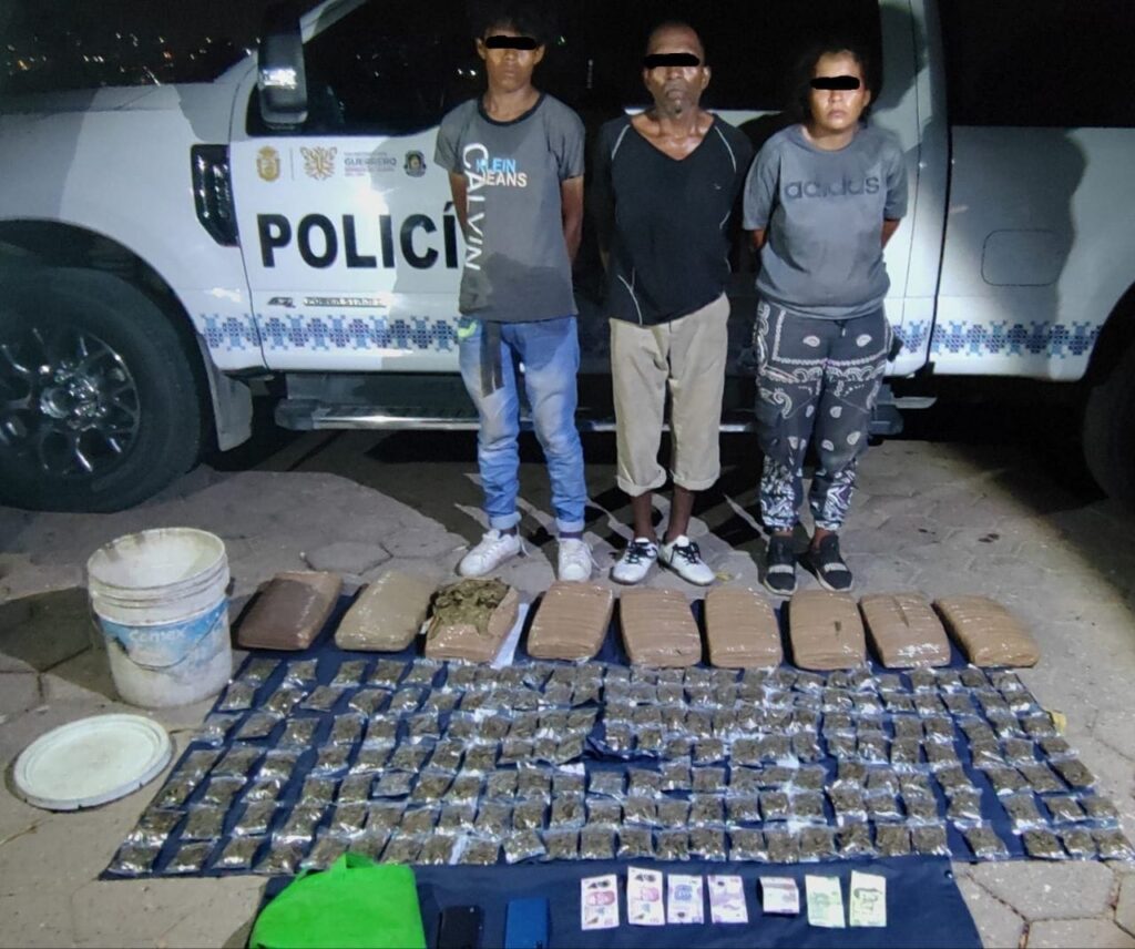 Detiene la policía estatal a tres personas en Acapulco